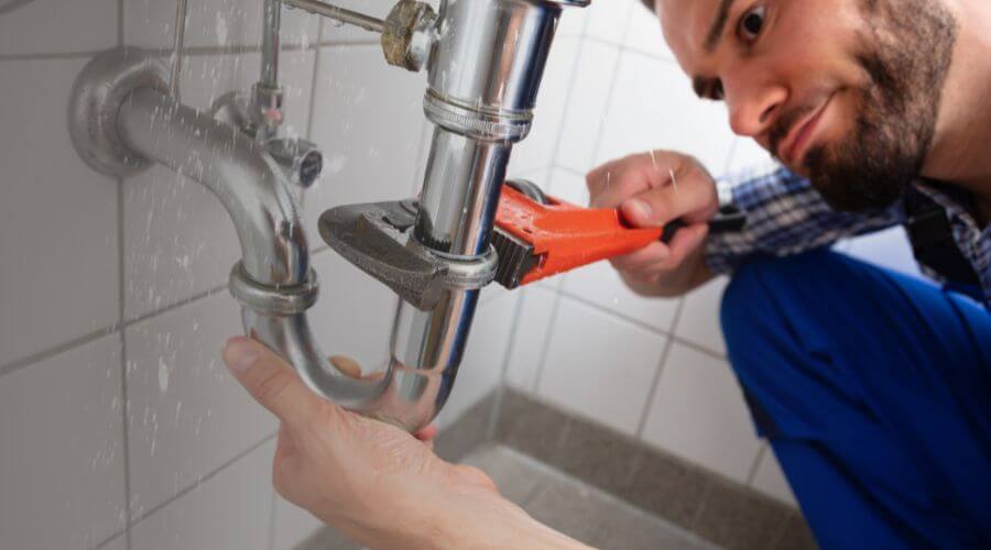 Expert burst pipe repair services in Strawn, TX